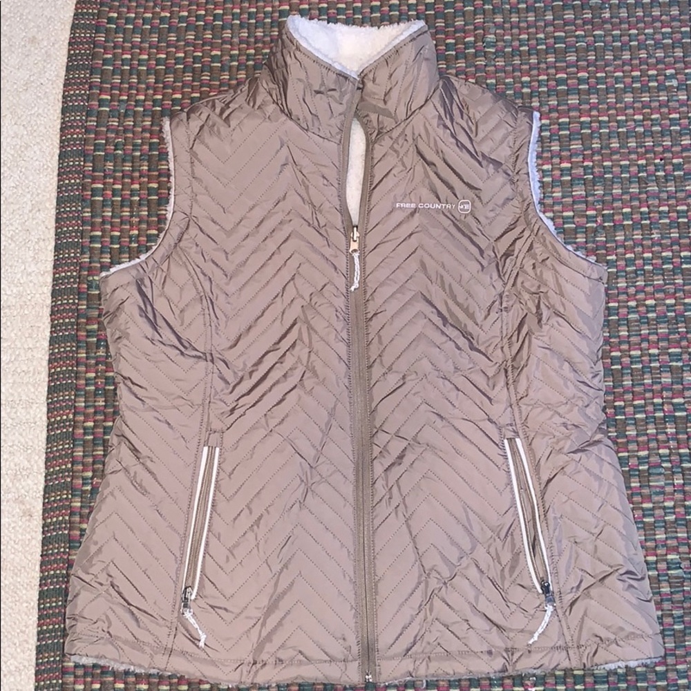 New Never Worn FreeCountry Reversible Puffer Vest
